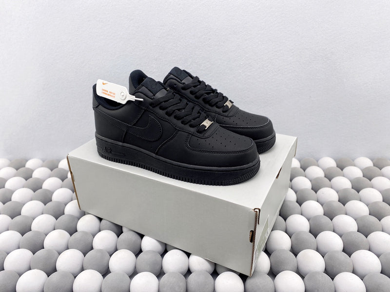 NK AF1 Low 07 - Triple Black 315122