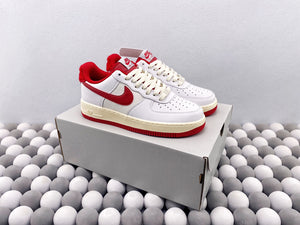 NK AF1 Low 07 LV8 - Sail/White/Red