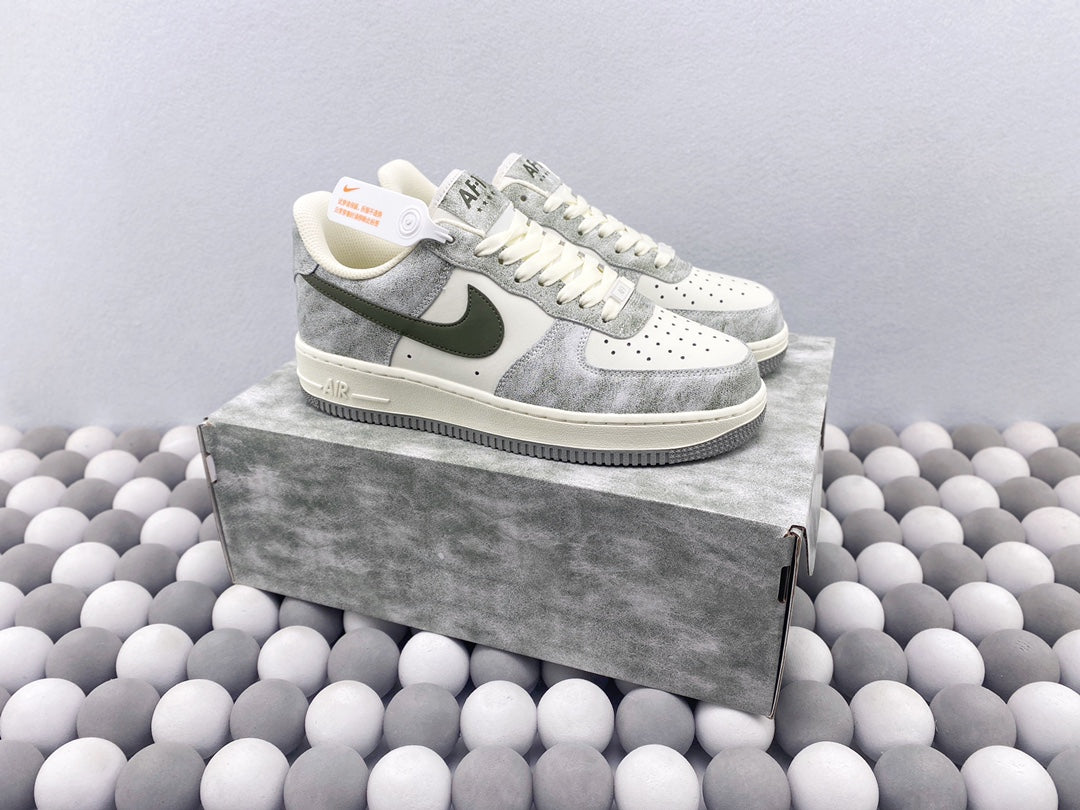 NK AF1 Low - White with Green Swoosh