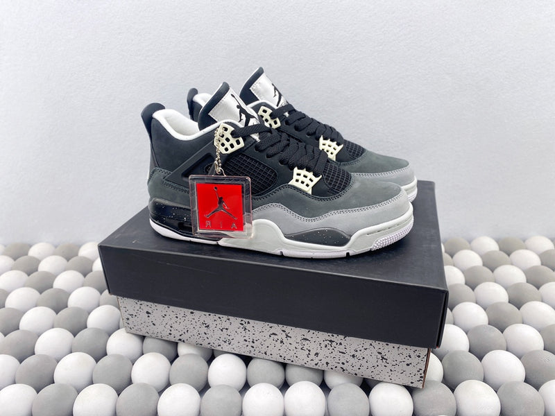 AJ 4 Retro "Fear" Oreo Black/Grey